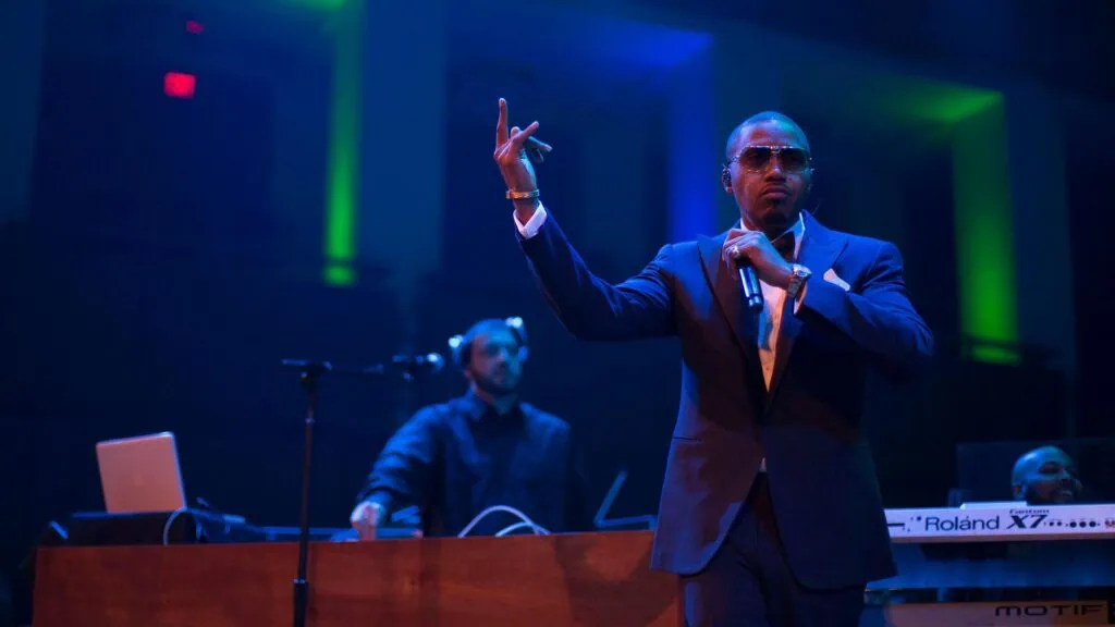 Nas joins forces with the esteemed National Symphony Orchestra for a spectacular show.